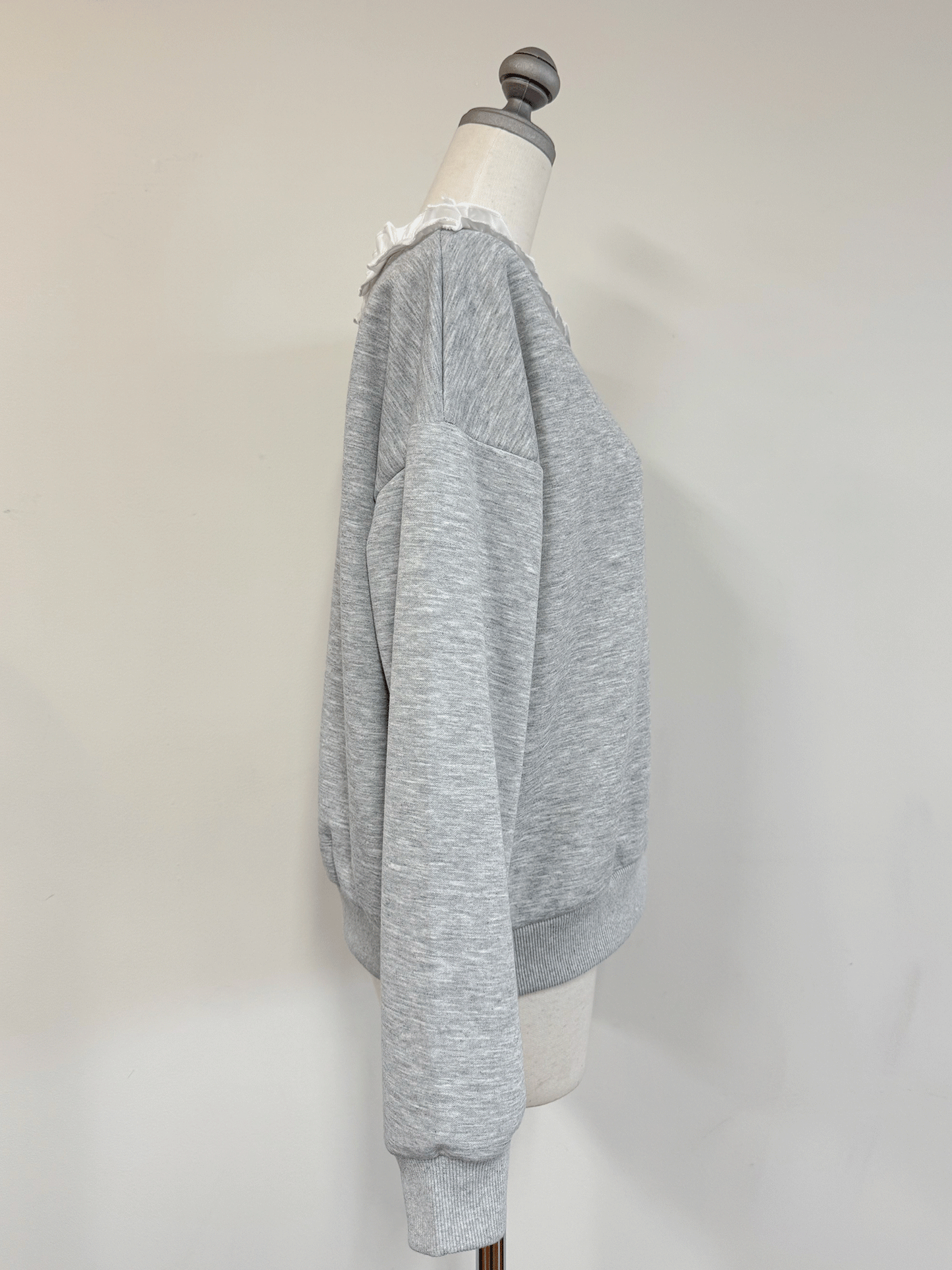 【先行販売】ワンショルフリルトレーナー