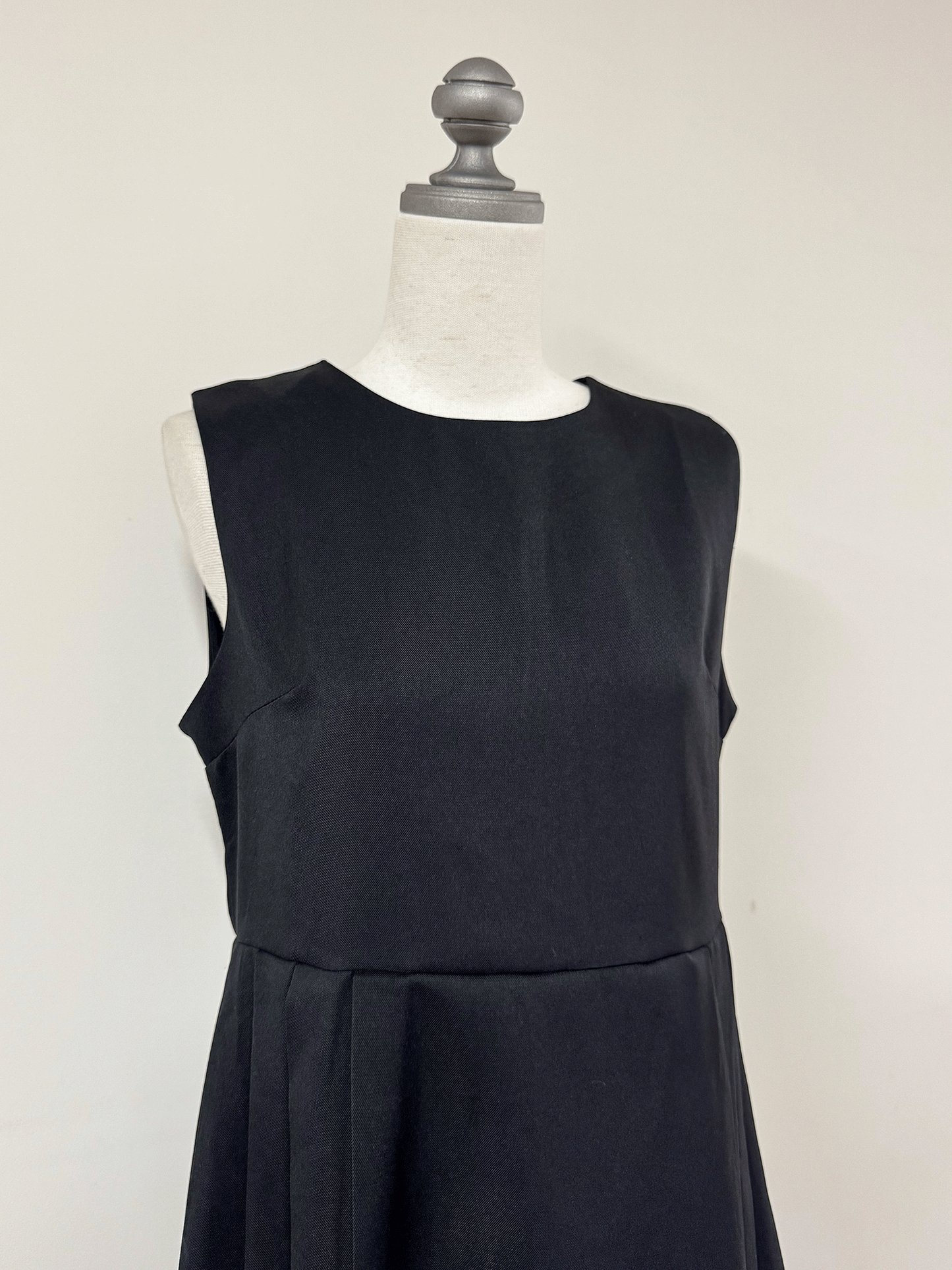 プリーツワンピース