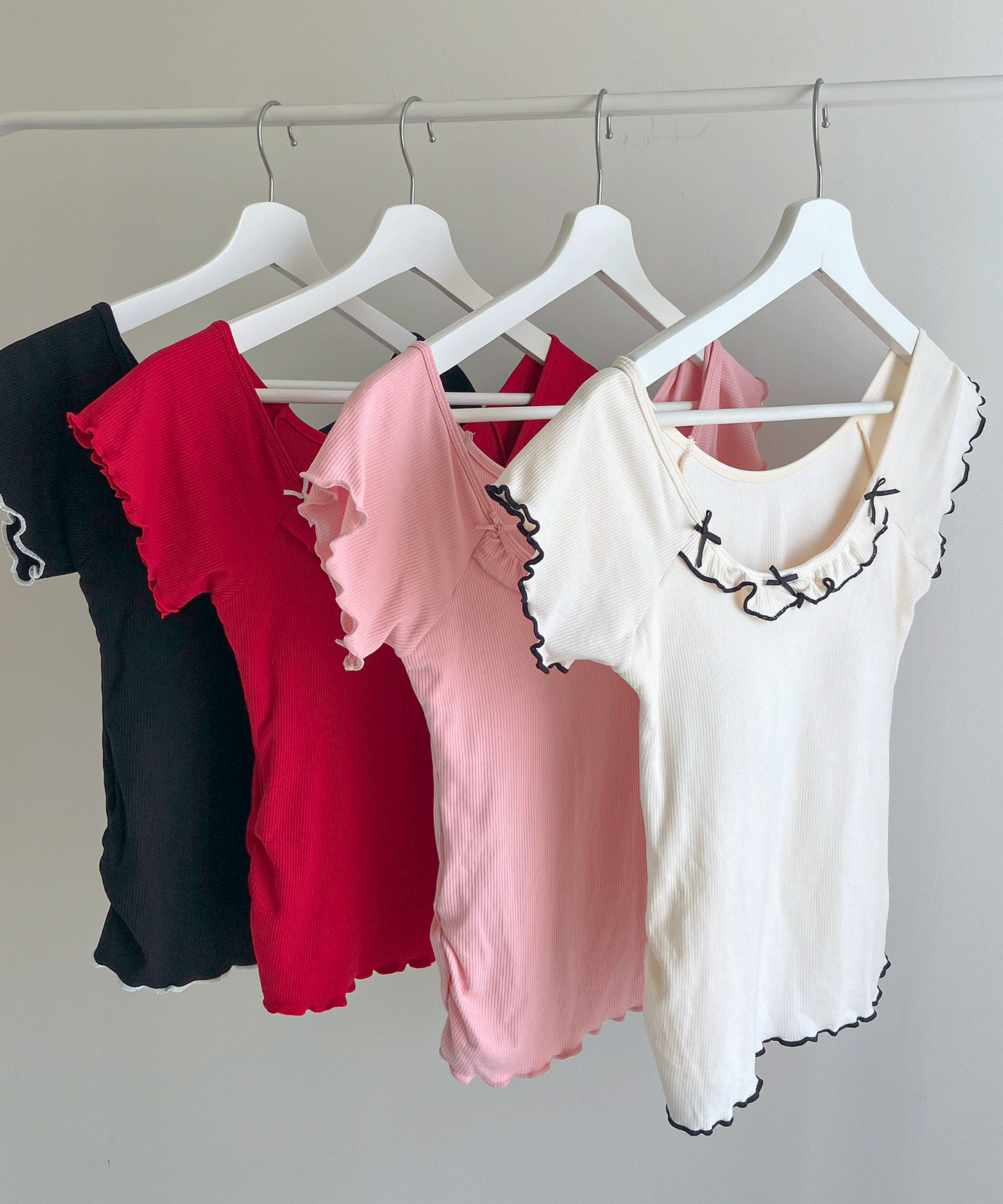 【Official限定】カップ付きリボン半袖リブT