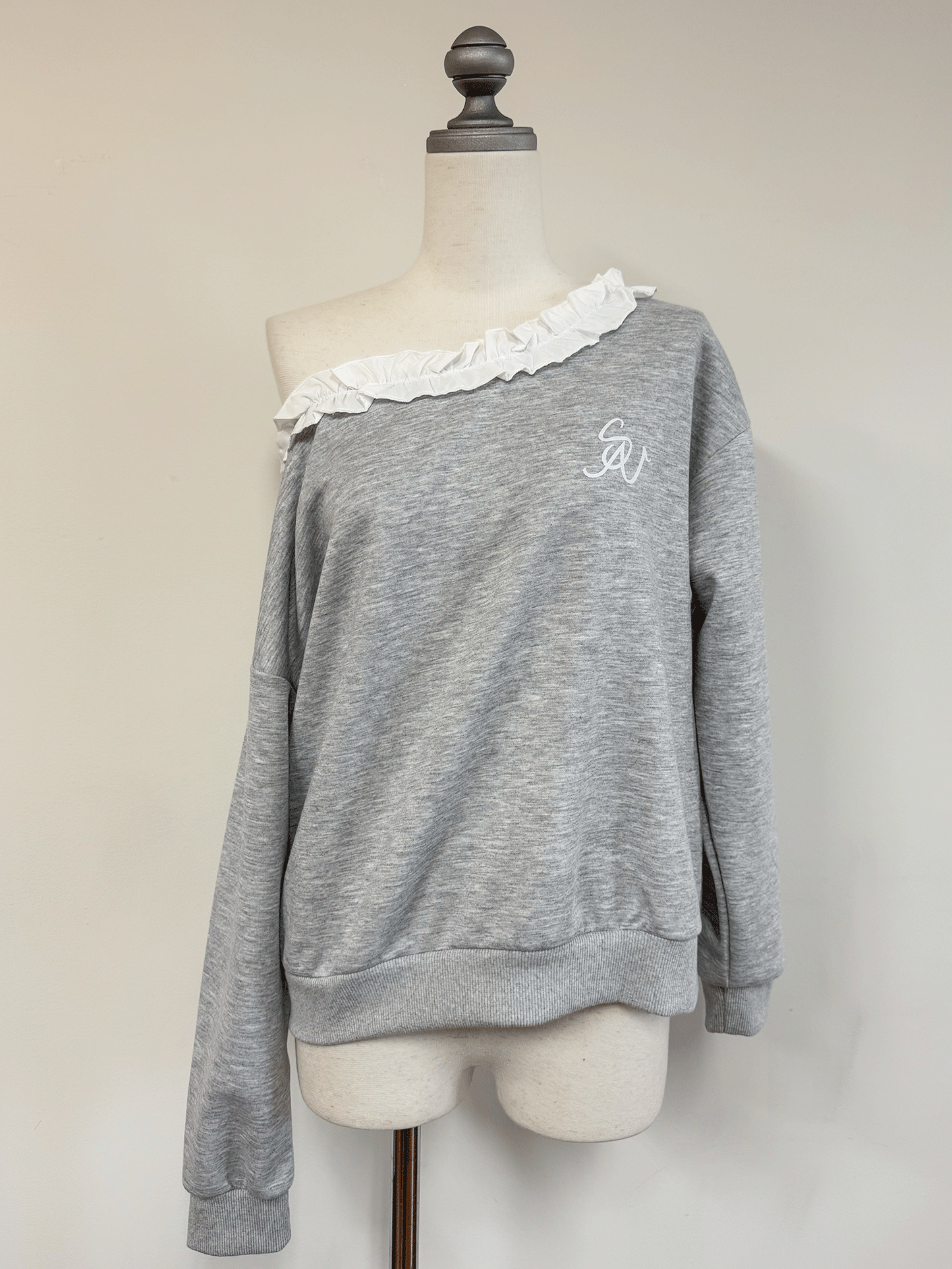 【先行販売】ワンショルフリルトレーナー
