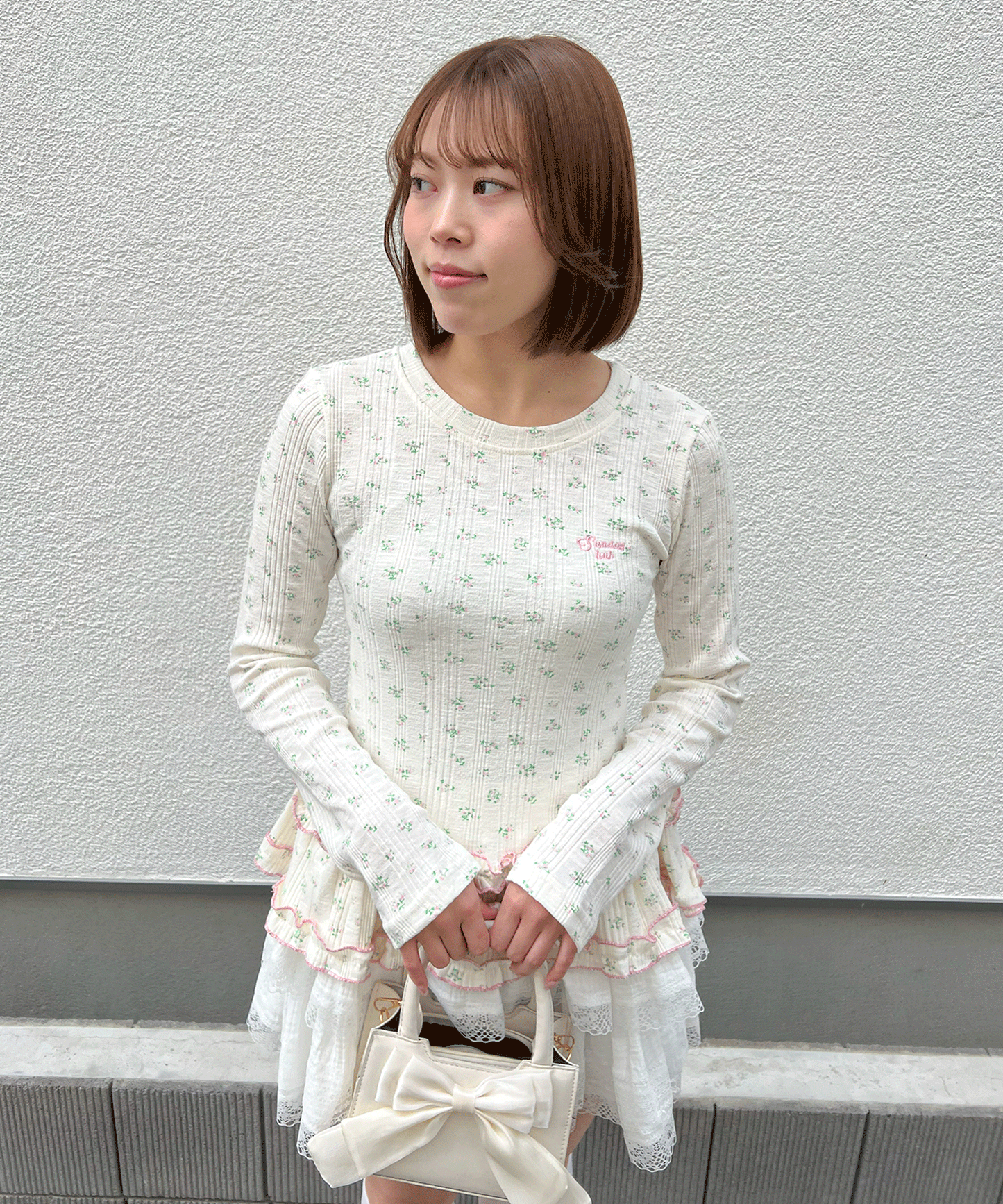 【Official限定】裾フリル小花柄ロンT