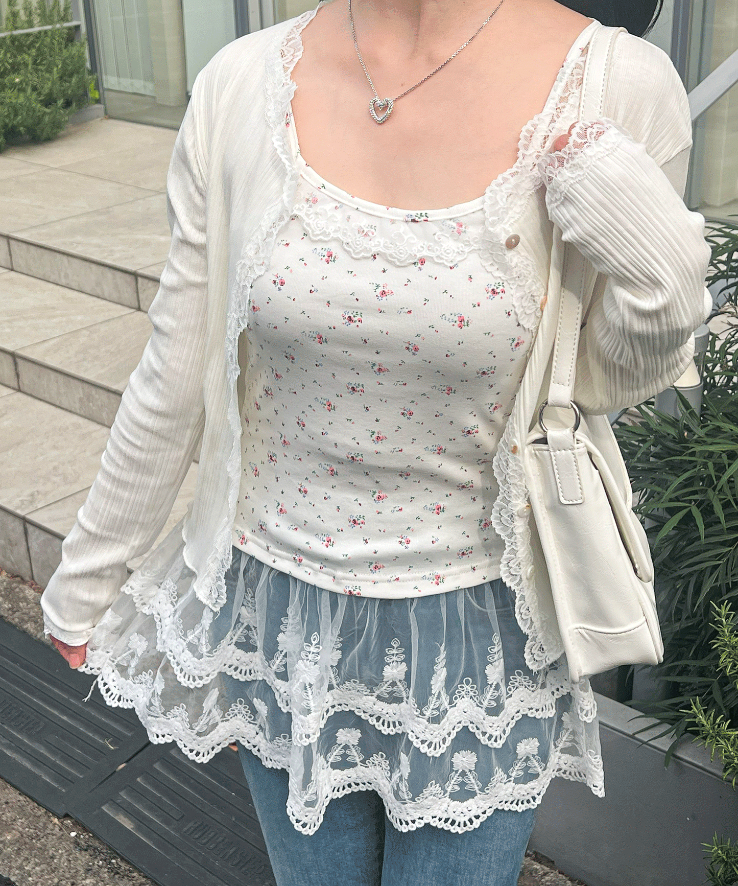裾レース小花柄キャミソール