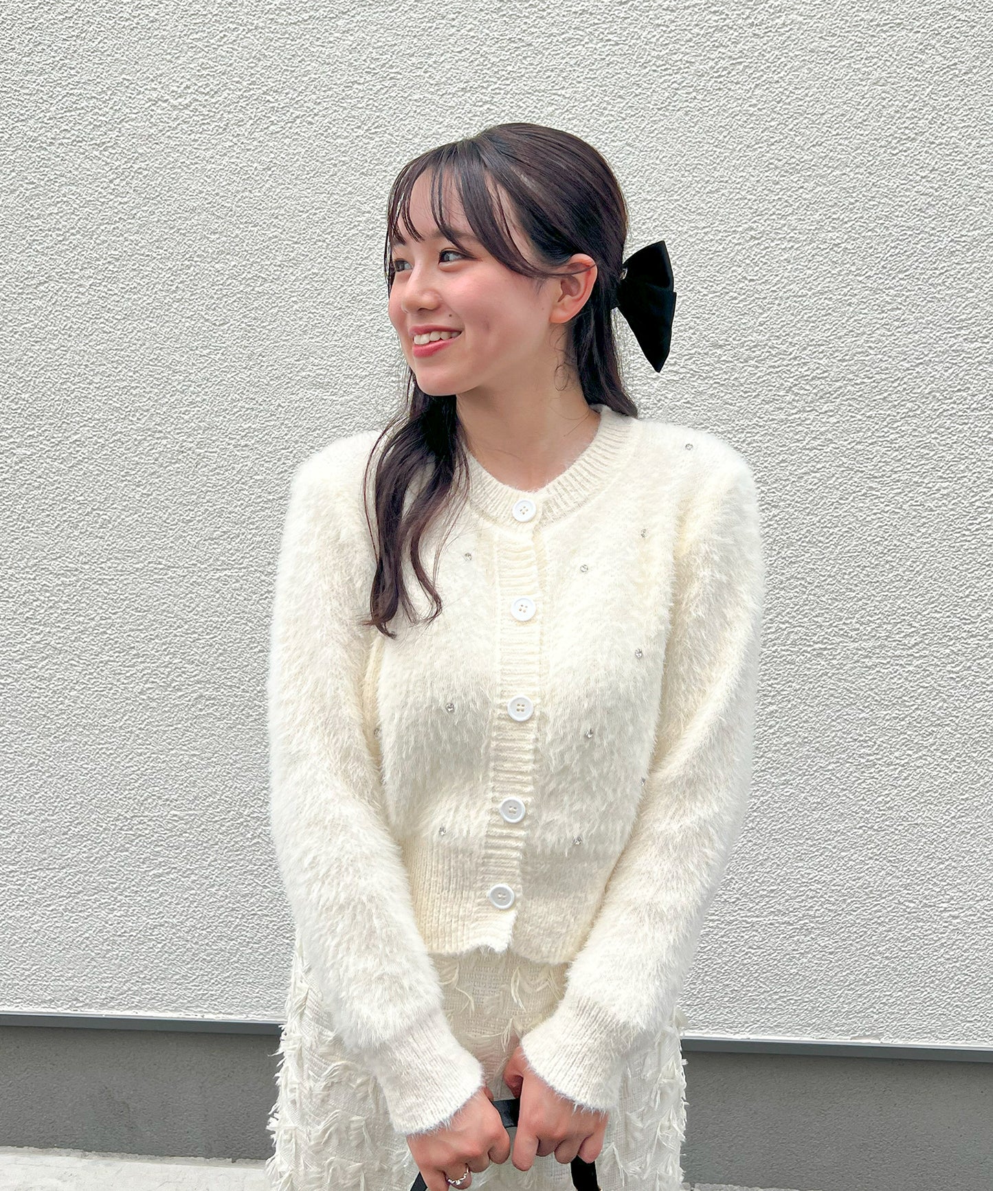 ビジュー付きシャギーニットカーデ