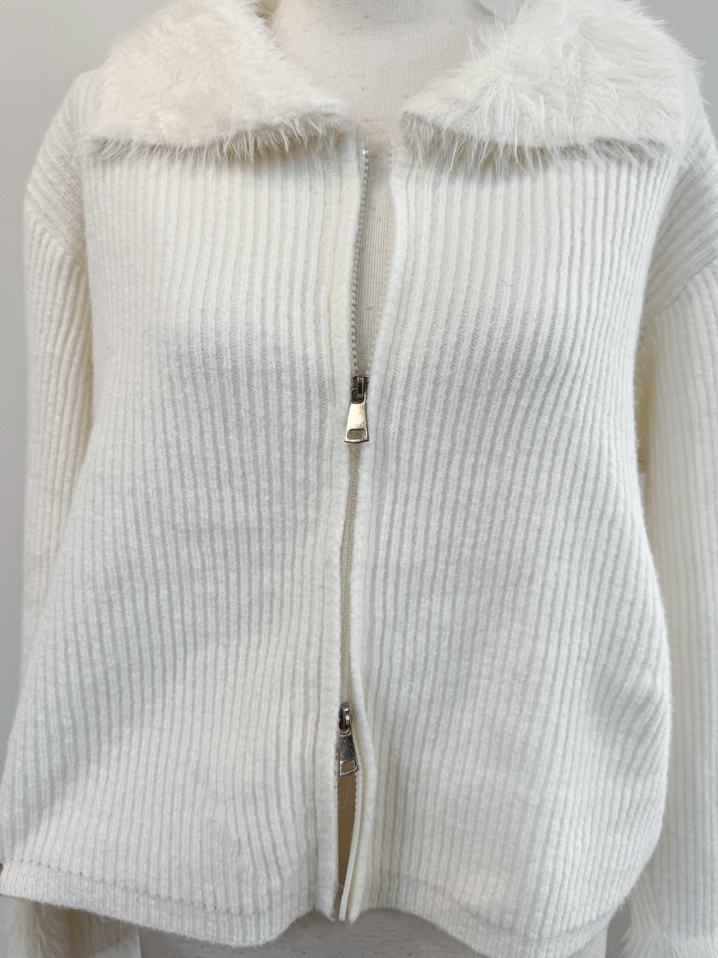 【Official限定価格】ジップ付きシャギードッキングニット