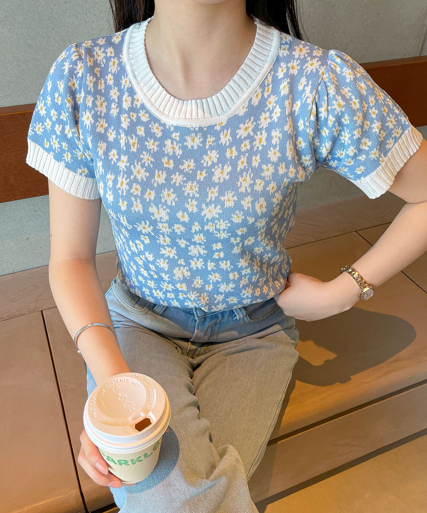 デイジー柄ニット