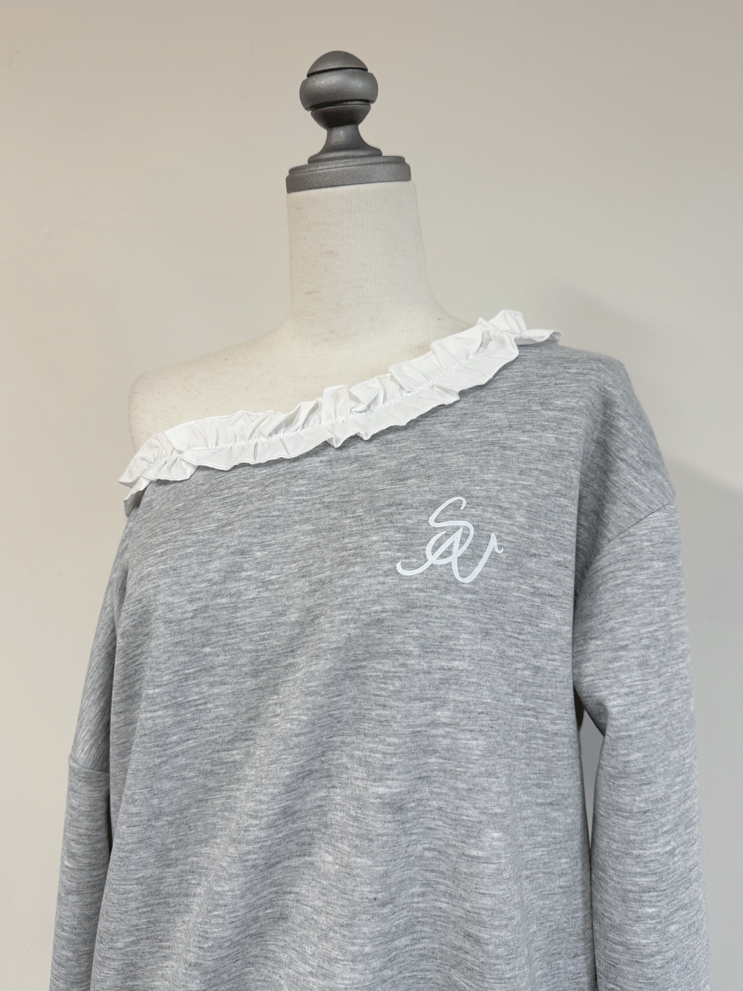【先行販売】ワンショルフリルトレーナー