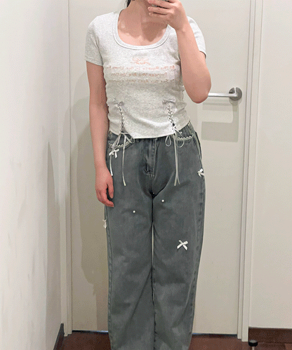 リボンレースアップクロップドTシャツ