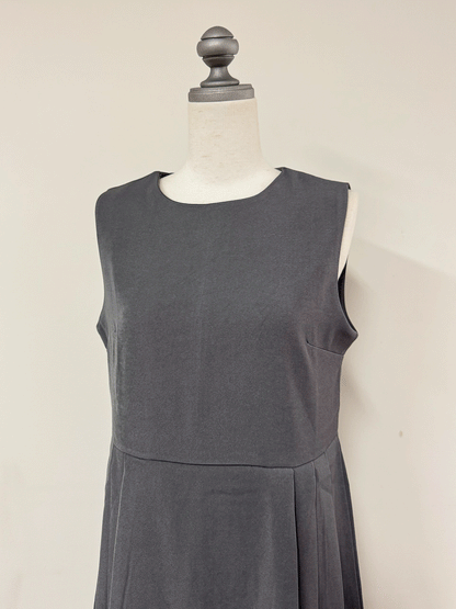 プリーツワンピース