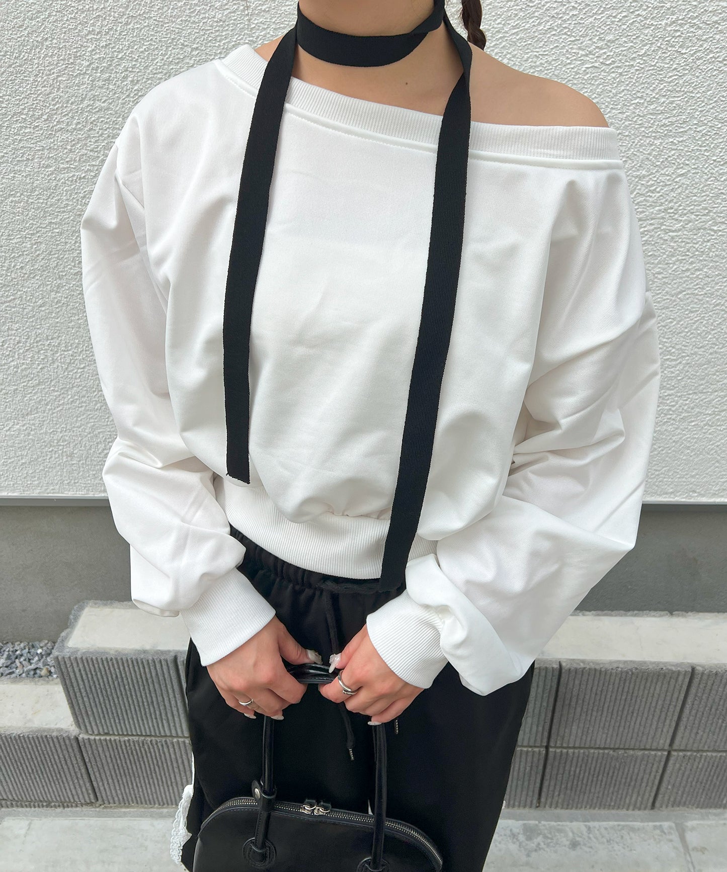 ワンショルダークロップドトレーナー