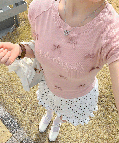 リボン付きクロップドTシャツ