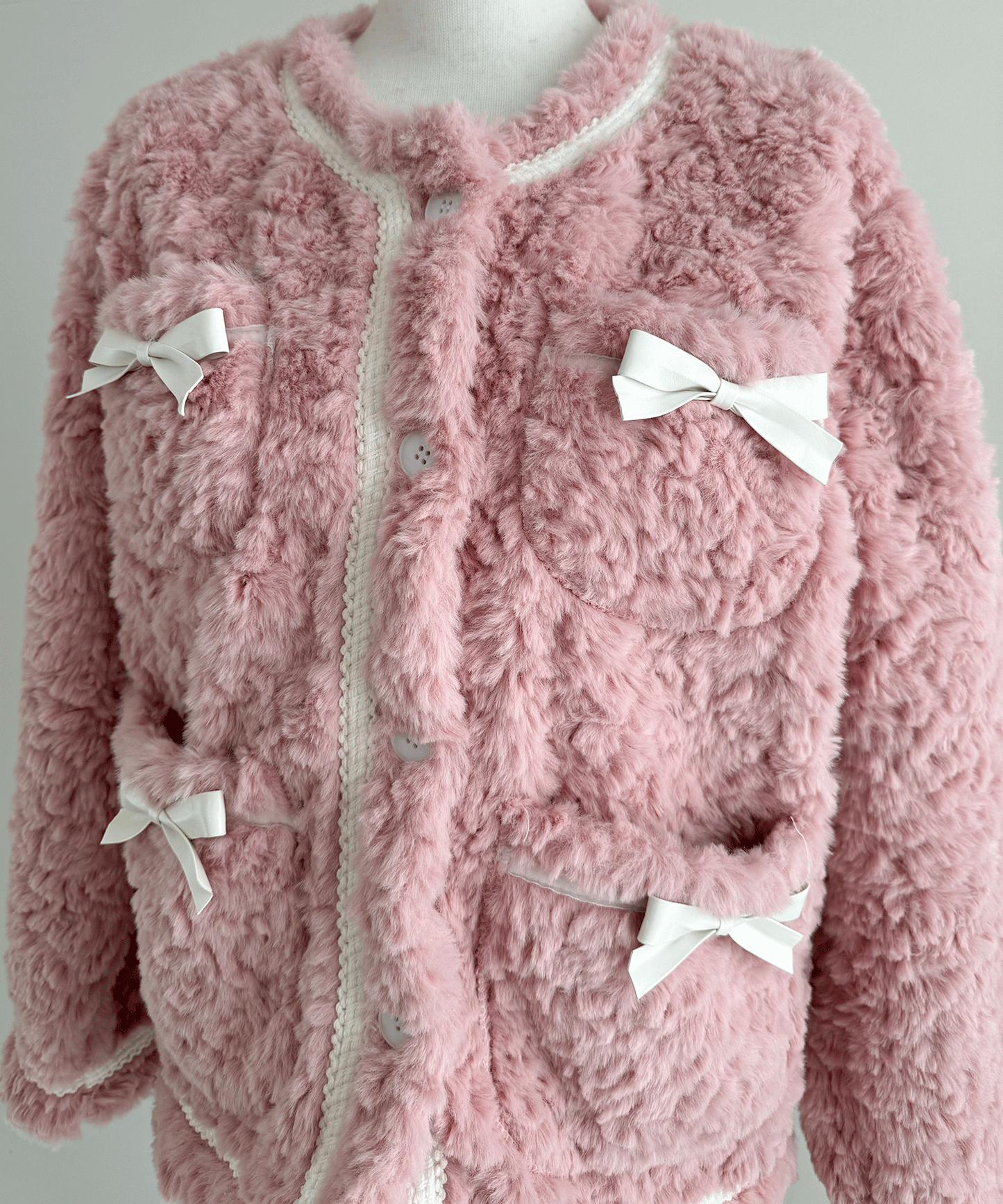 リボン付きガーリーファージャケット