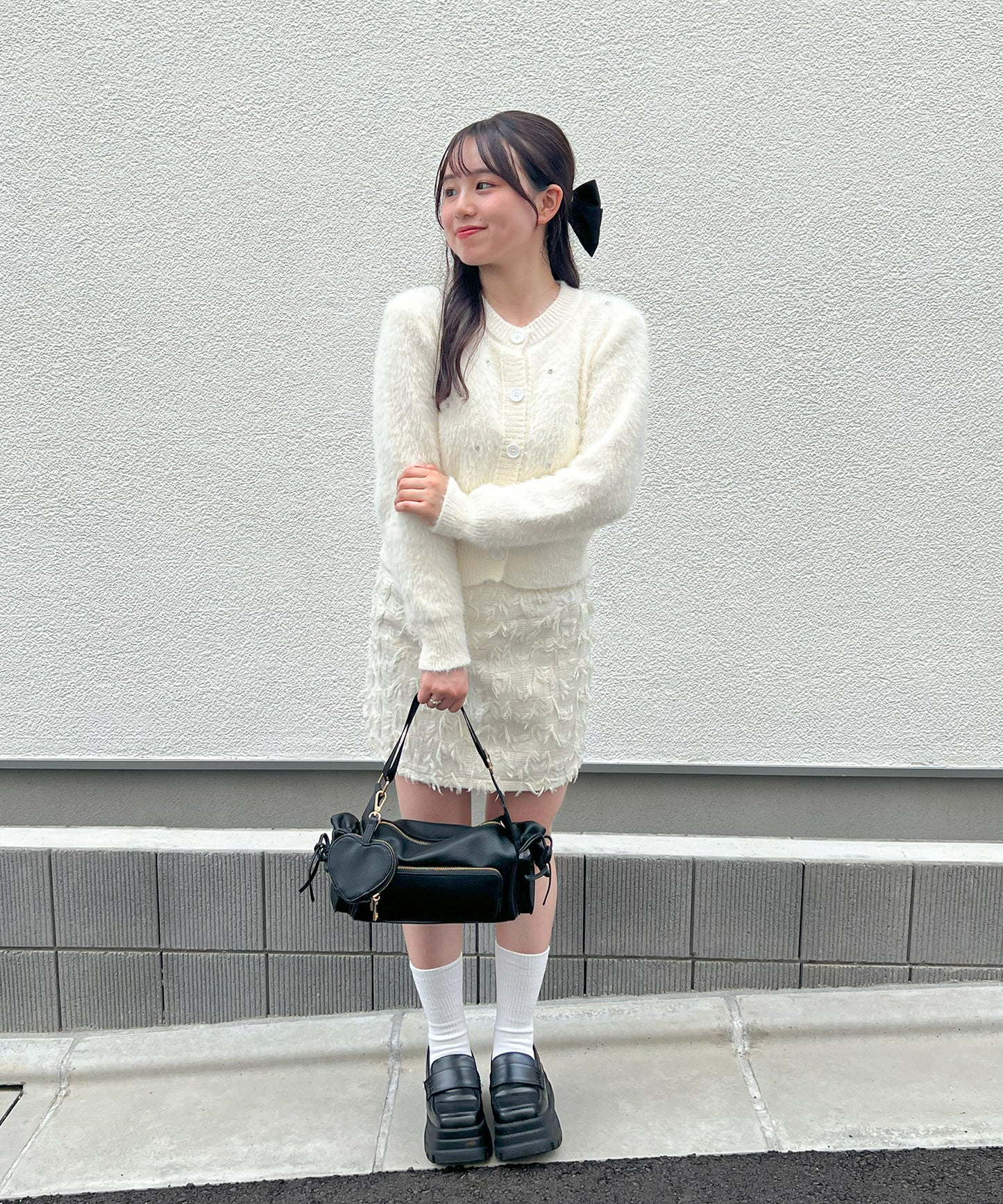ビジュー付きシャギーニットカーデ
