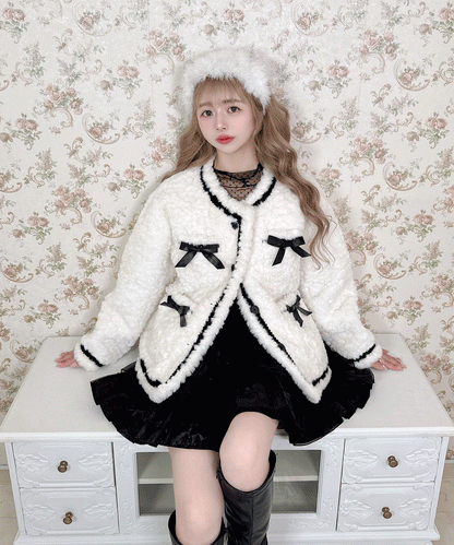 リボン付きガーリーファージャケット