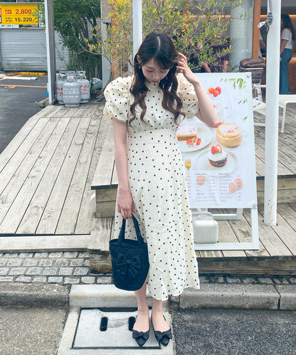 バックオープンドットワンピース