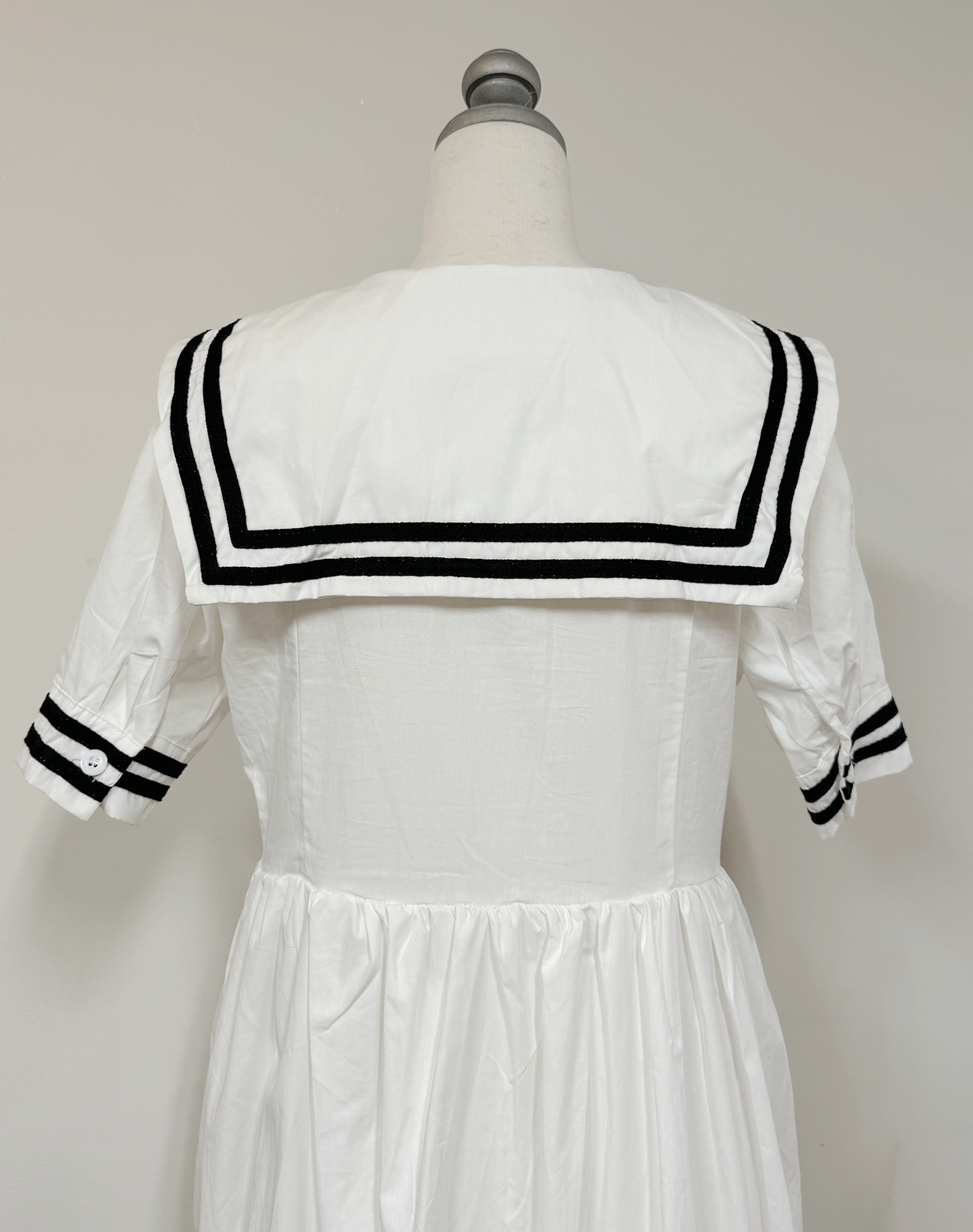 【Official限定価格】セーラー襟ワンピース