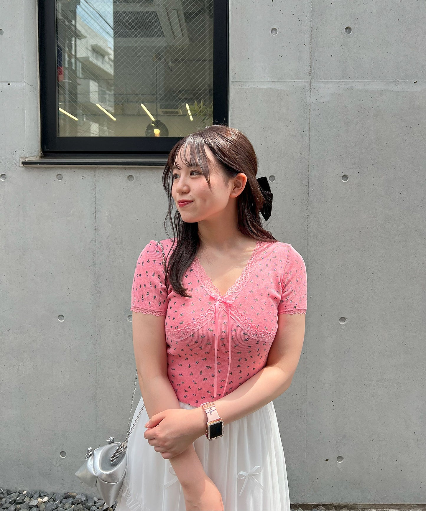 【Official限定販売】Vネック小花柄半袖ニット