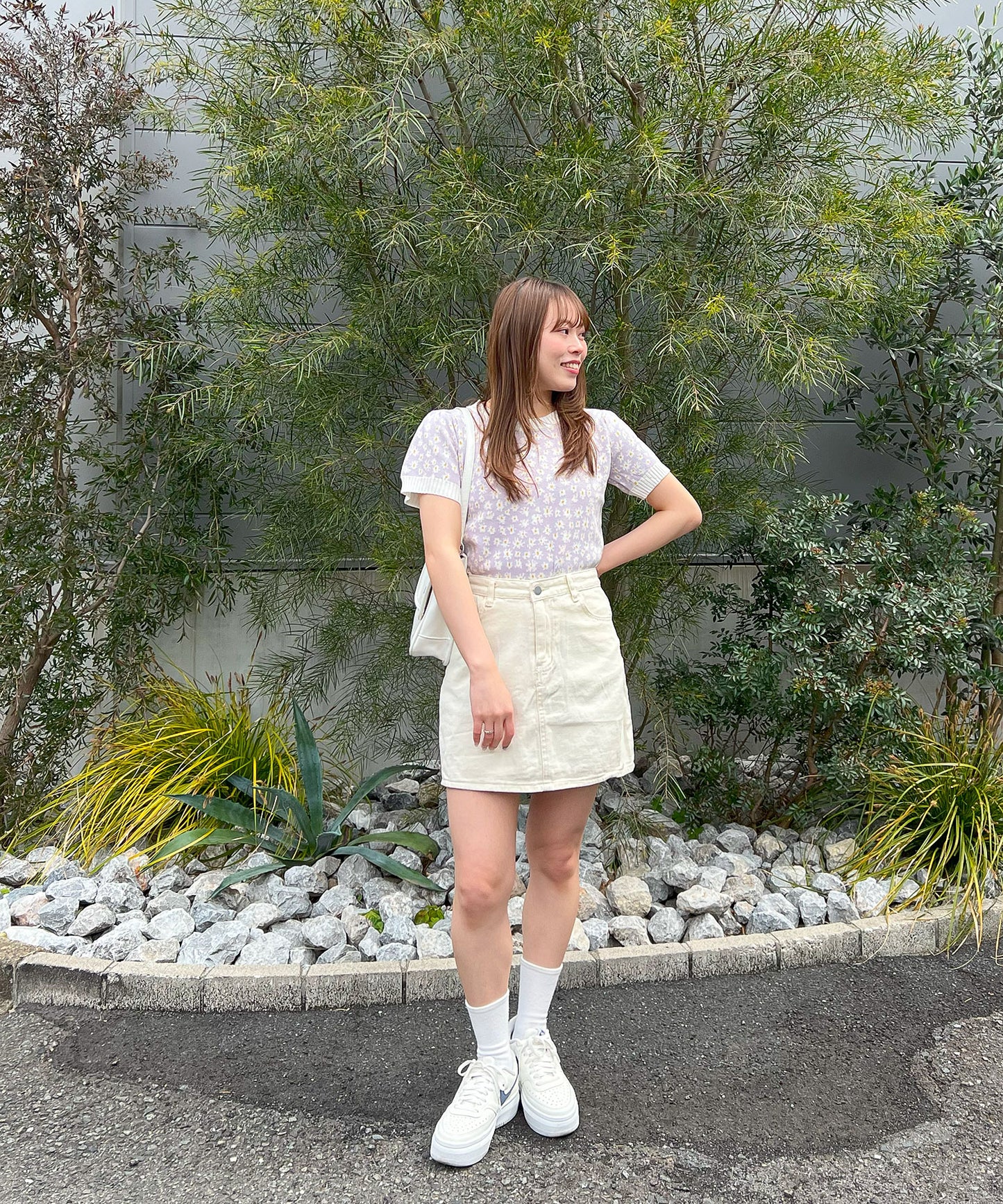 デイジー柄ニット
