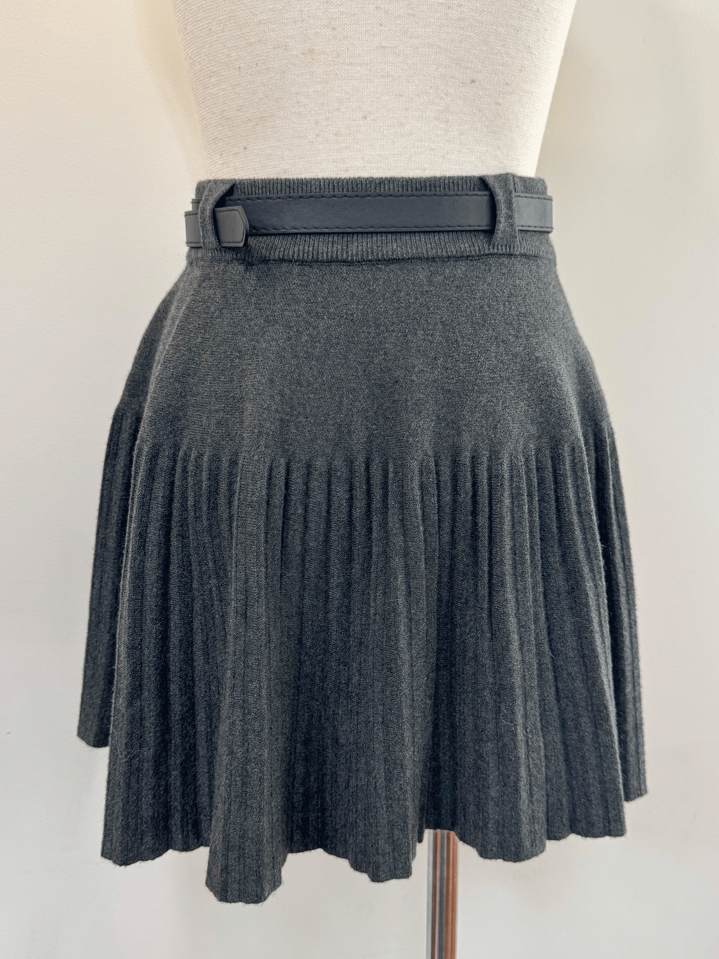 【Official限定価格】ベルト付きニットプリーツスカート