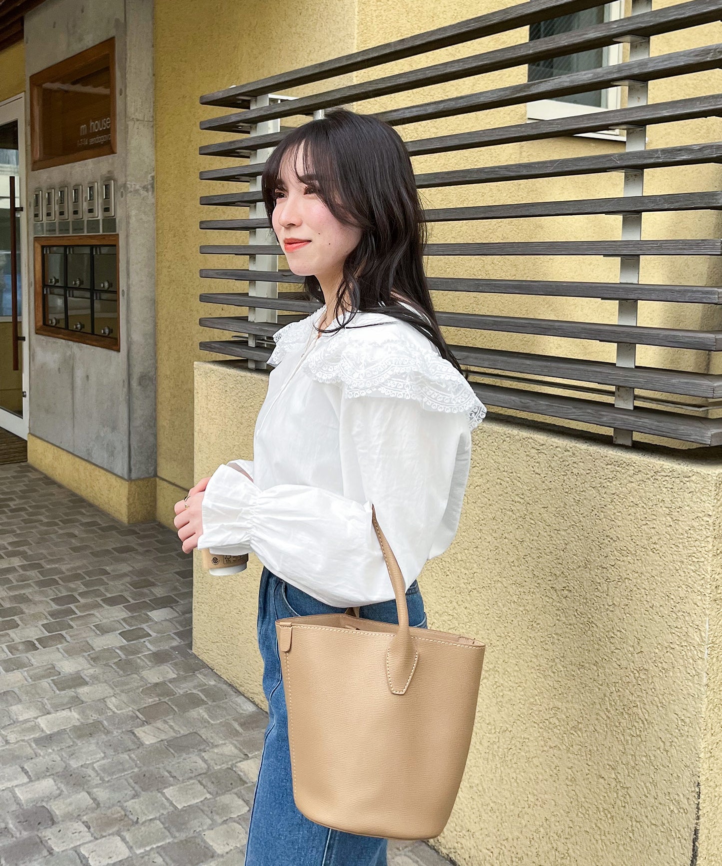 ラウンドカラーレースブラウス