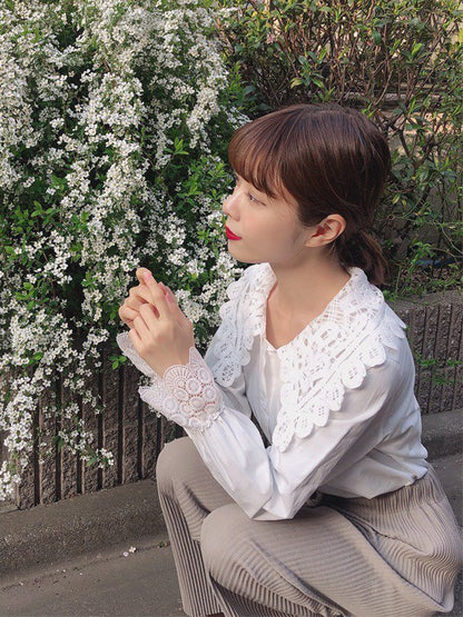 襟アンティーク風レースブラウス