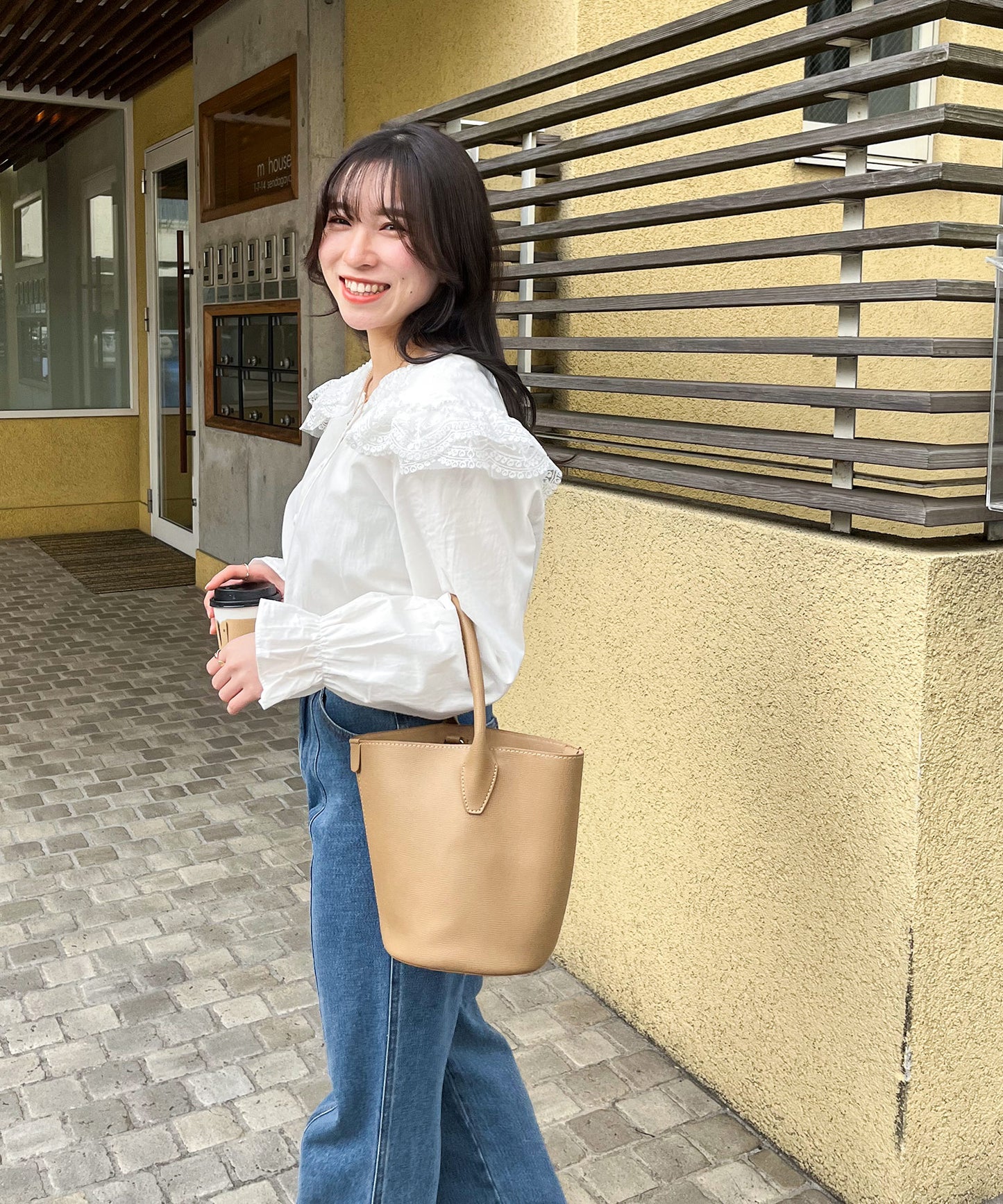 ラウンドカラーレースブラウス