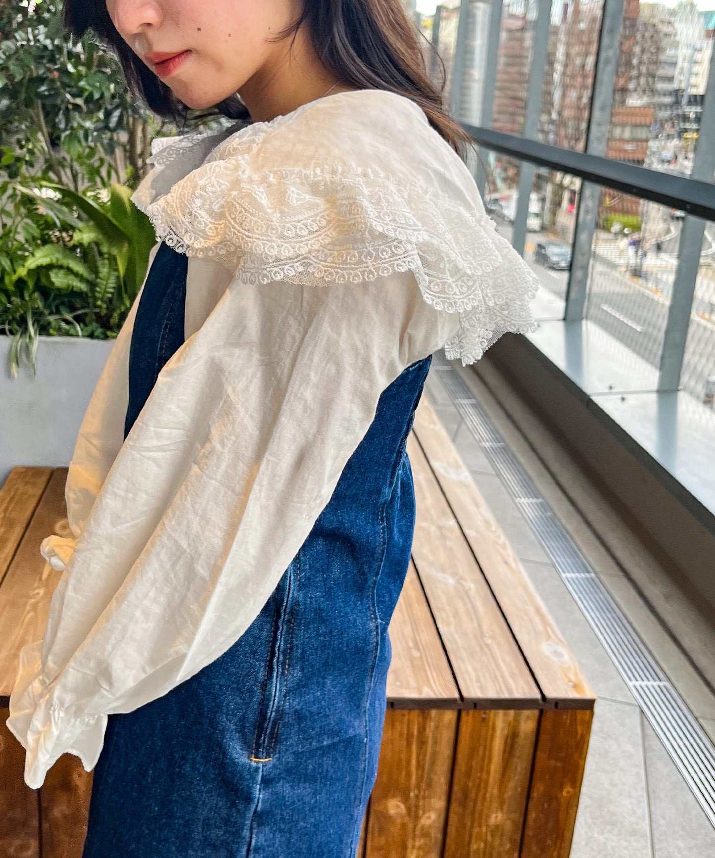 ラウンドカラーレースブラウス