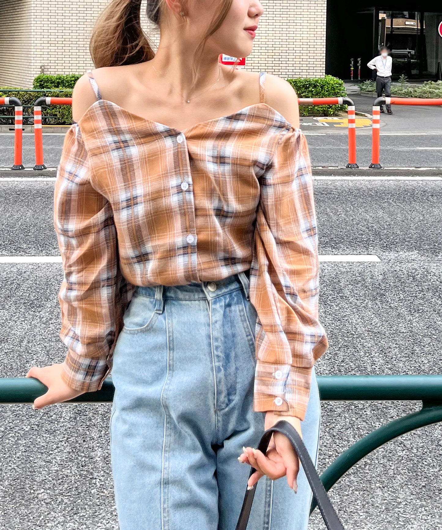 オープンショルダーチェックシャツ