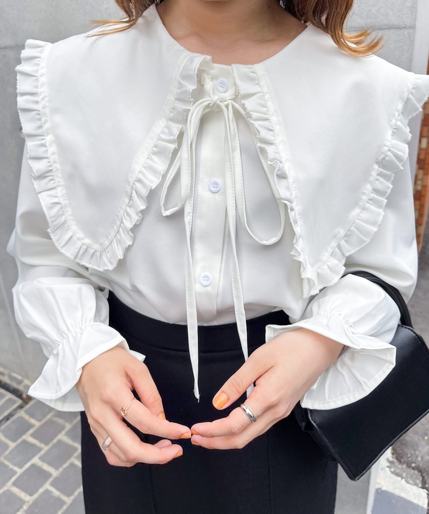 ビッグカラーリボンブラウス